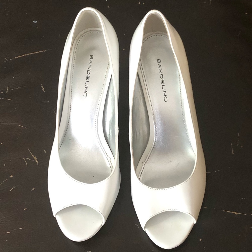 Bandolino white shoes